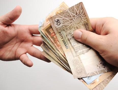 توقيف موظف بأمانة عمان 15 يومًا ضُبط مرتشيٍ