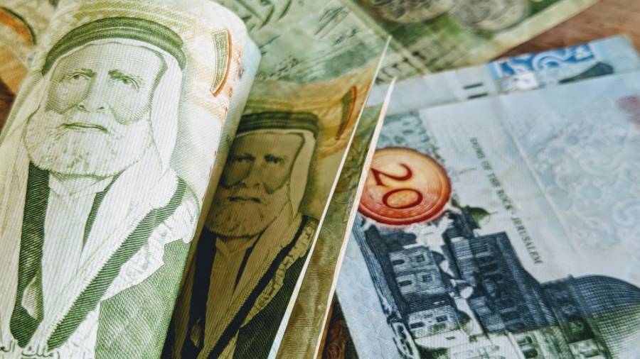 اجتماع حكومي مرتقب لحل تأخر صرف دعم المحروقات لـأصحاب تكاسي وسرفيس في عمان
