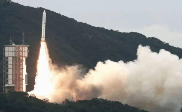 صاروخ وكالة الفضاء اليابانية ينفجر خلال اختبار للمحرك