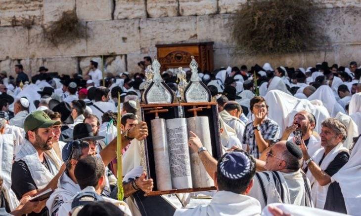 موافقة السويد على حرق “التوراة” أمام سفارة تل أبيب في العاصمة ستوكهولم.