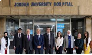 وفد جامعي أميركي يبحث تعزيز التعاون مع مستشفى الملك المؤسس