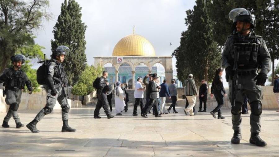 عشرات المستوطنين يقتحمون المسجد الأقصى