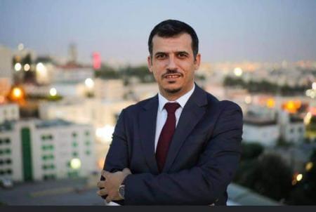 العمايرة يجري 30 عملية تثبيت المستقيم