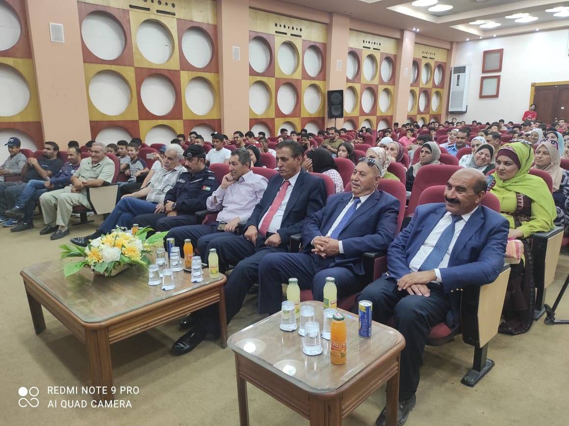 العوامرة يرعى العرض المسرحي  العنف الاسري في جرش .....صور