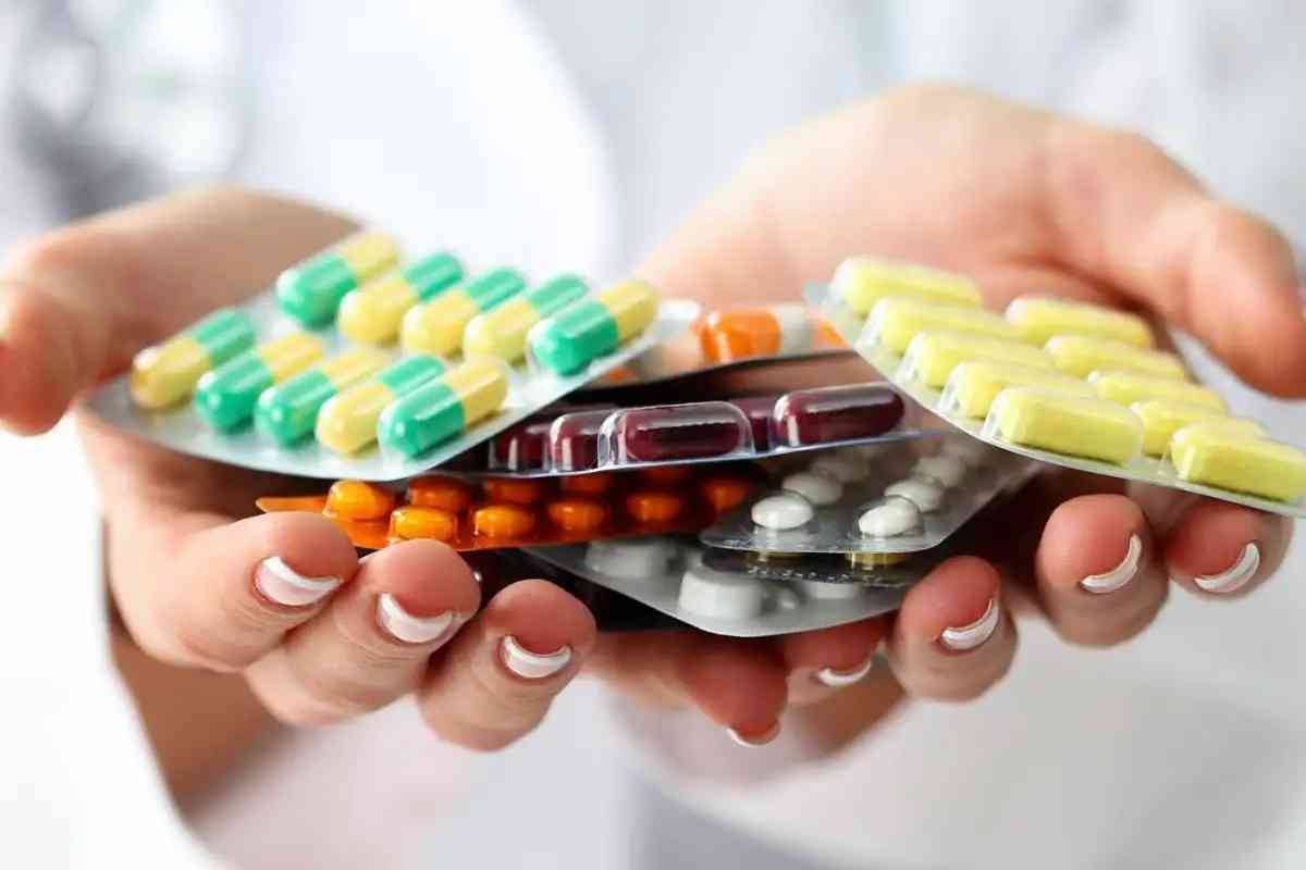 الأردن.. عشرينية تحاول إنها حياتها بـ20 حبة دواء