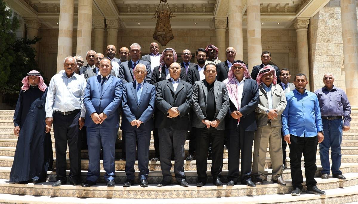 العيسوي يلتقي عدد من أبناء البلقاء وحي الطفايلة ...صور