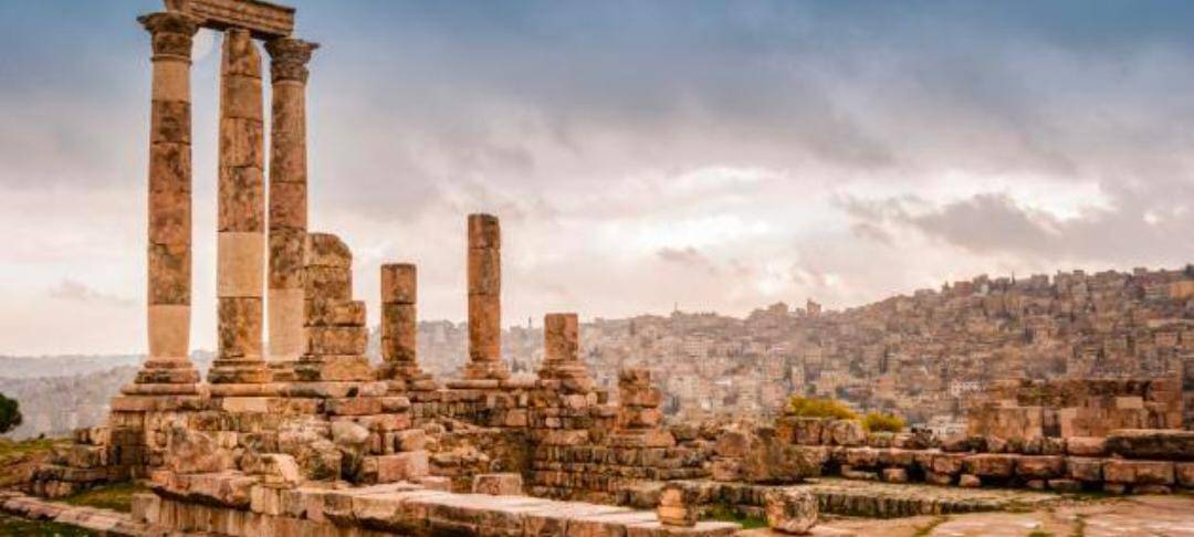 ختام معسكر  مسارات سياحية في جبل القلعة والمدرج الروماني