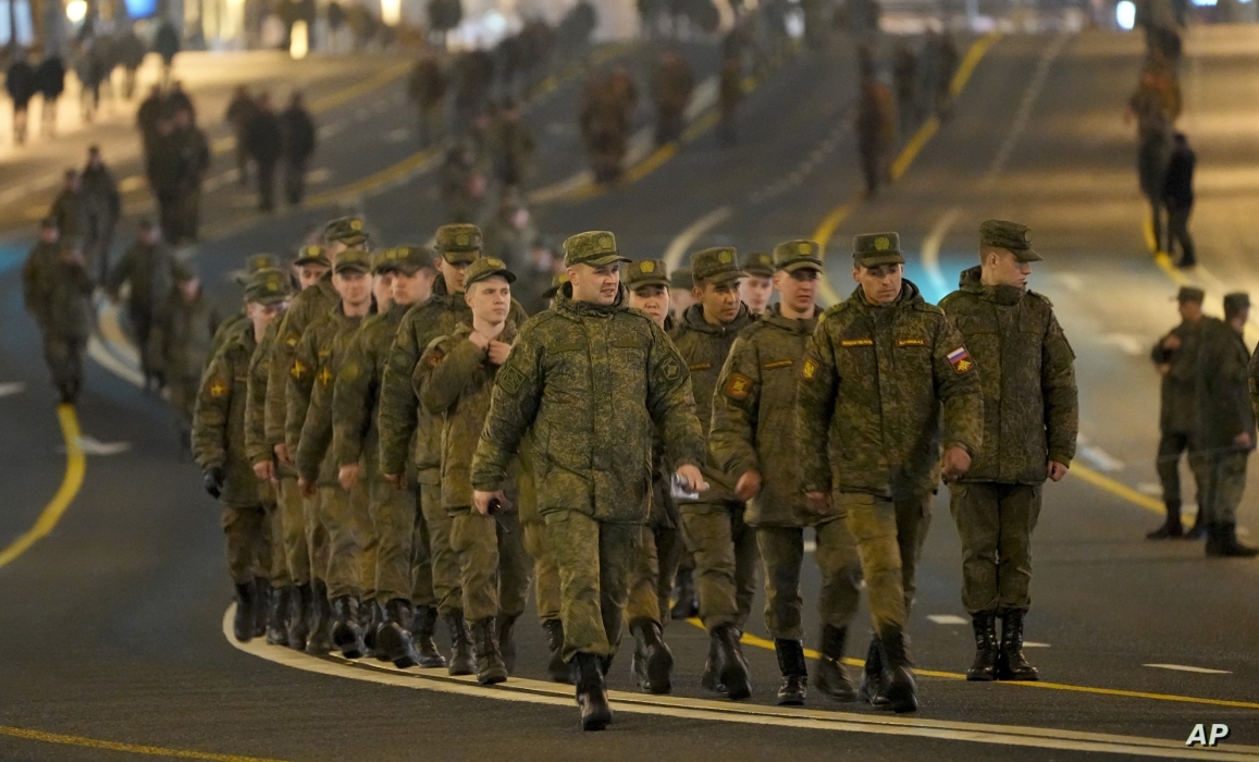 روسيا تحشد أكثر من 200 ألف جنديّ