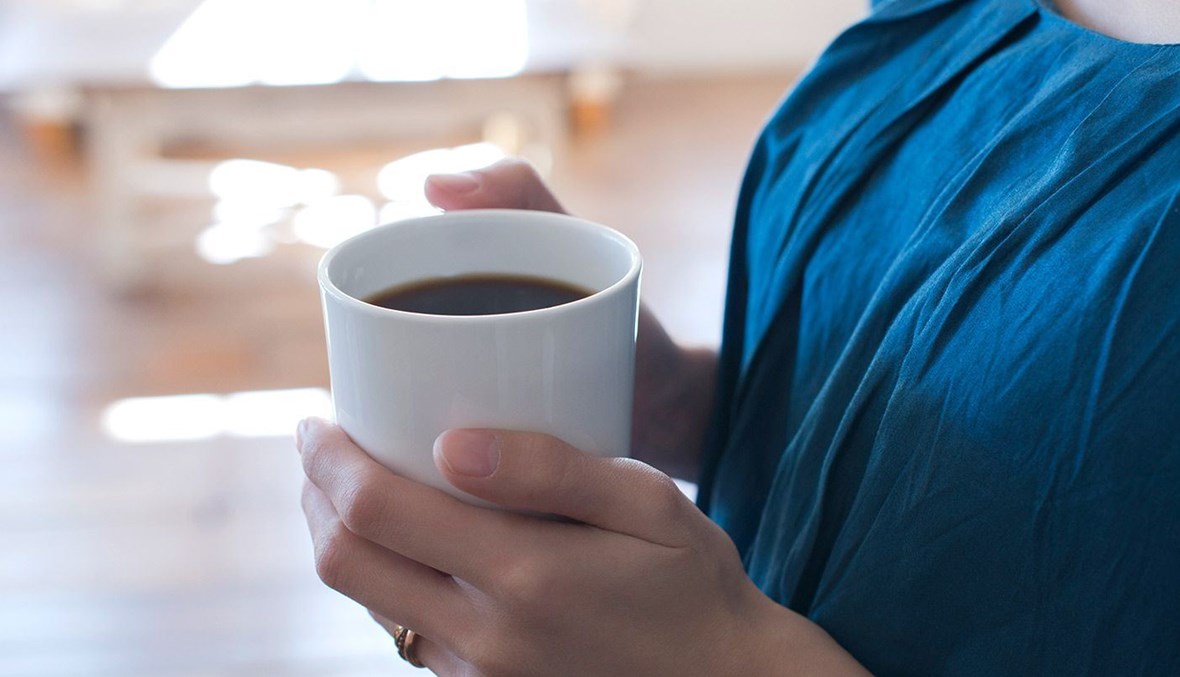 تفسير حلم شرب القهوة في المنام يختلف حسب الفنجان للعزباء والحامل