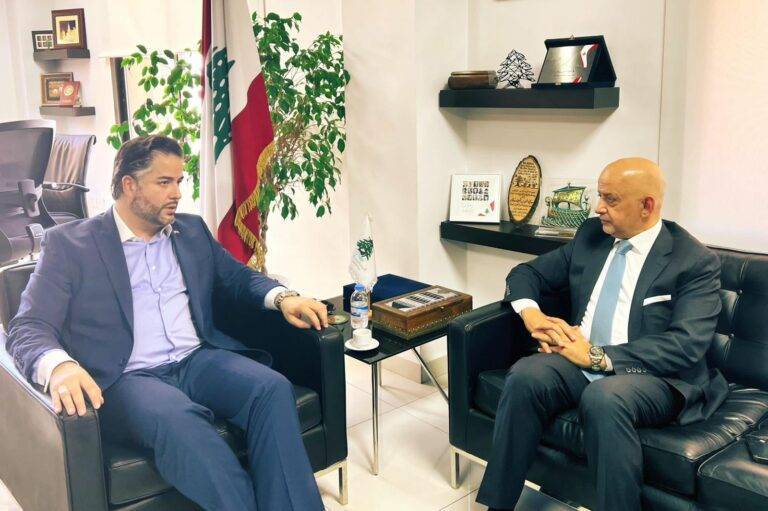 الحاج توفيق يدعو لتشبيك القطاعين التجاري والصناعي بين الأردن ولبنان