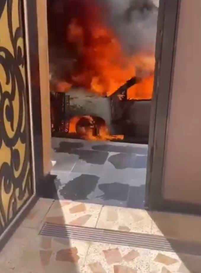 السعودية ..حائل: ضبط مواطن أشعل النار في مركبة آخر