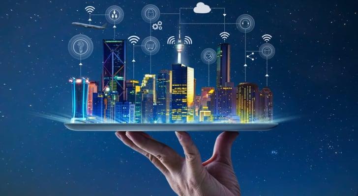 كيف ستتوفر الخدمات بالمدينة الذكية؟ خبراء يجيبون