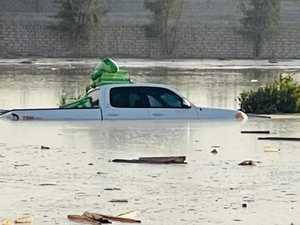 بالصور.. أجدابيا الليبية تغرق بعد انفجار خط للنهر الصناعي