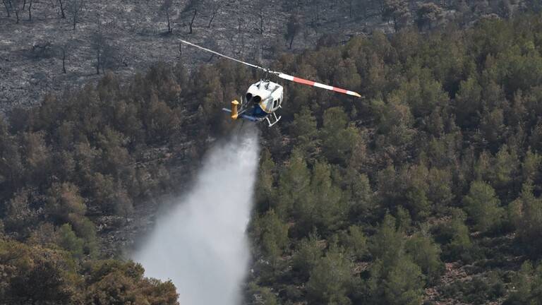 اليونان.. إجلاء 30 ألف شخص جراء حرائق الغابات