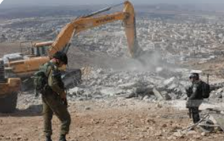 الاحتلال يخطر بهدم منشآت في سلوان بالقدس المحتلة