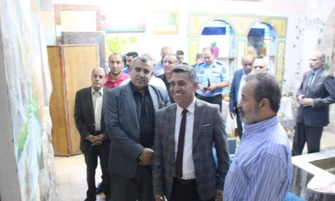 دغيمات يفتتح المعرض الفني جماليات المكان  في منطقة كفرسوم