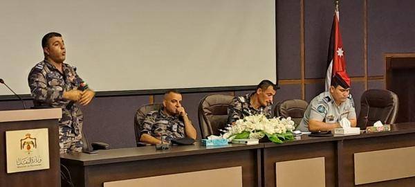 دورة الدفاع المدني الشامل والتعامل مع حالات الطوارئ بالمنشآت العامة في النقل