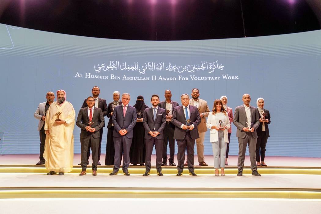 ولي العهد يكرم الفائزين بجائزة الحسين بن عبدالله الثاني للعمل التطوعي