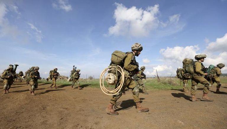 جنود إسرائيليون ينفذون تهديداتهم