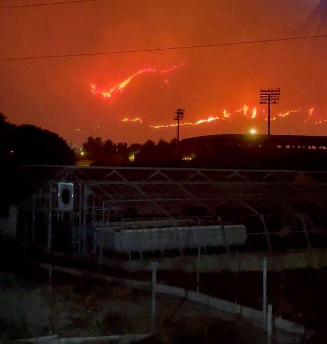 خمسة قتلى في حرائق وعواصف عنيفة في إيطاليا