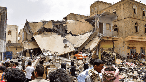 مقتل تاجر سلاح يمني وأسرته بانفجار صاروخ خلال محاولة تفكيكه