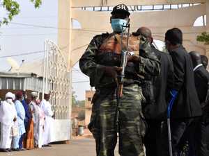 جنود يحاصرون الرئيس داخل القصر الرئاسي في النيجر
