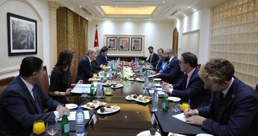 الصفدي: مستقبل اللاجئين في بلدهم
