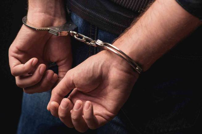 الاردن ...القبض على 27 سائحا فروا من فندق في عمان.. والبحث عن 6 آخرين