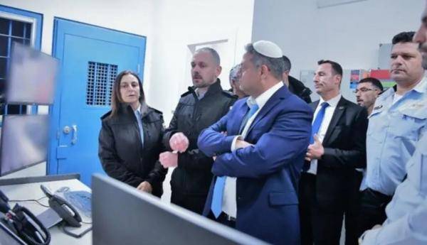 بن غفير يُصدر قرارا جديدا ضد الأسرى الفلسطينيين