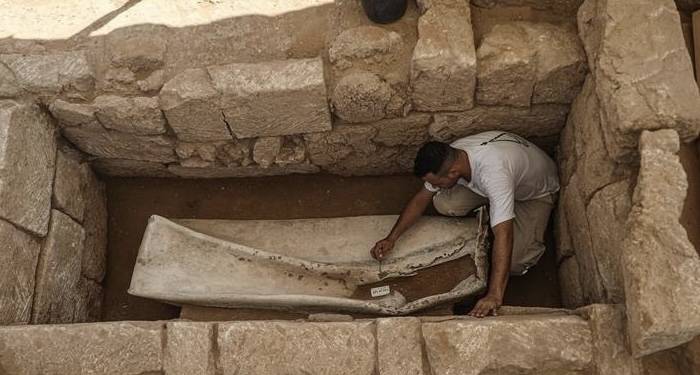 غزة.. العثور على 5 قبور جديدة تعود للعهد الروماني