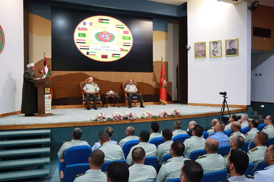 الحنيطي يفتتح دورة القيادة والأركان 64 المشتركة 28