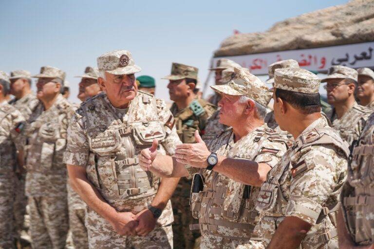 الملك يتابع مجريات التمرين التعبوي “الوعد الحق٢”...صور