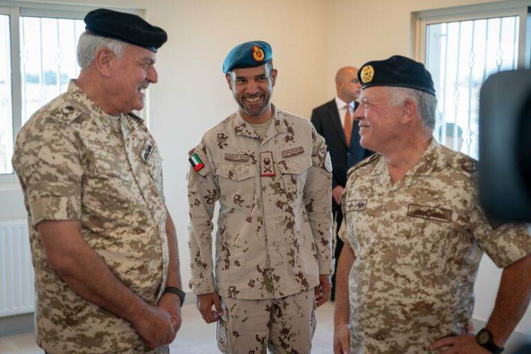 الملك يفتتح مدينة الشيخ خليفة بن زايد آل نهيان السكنية بالزرقاء...صور