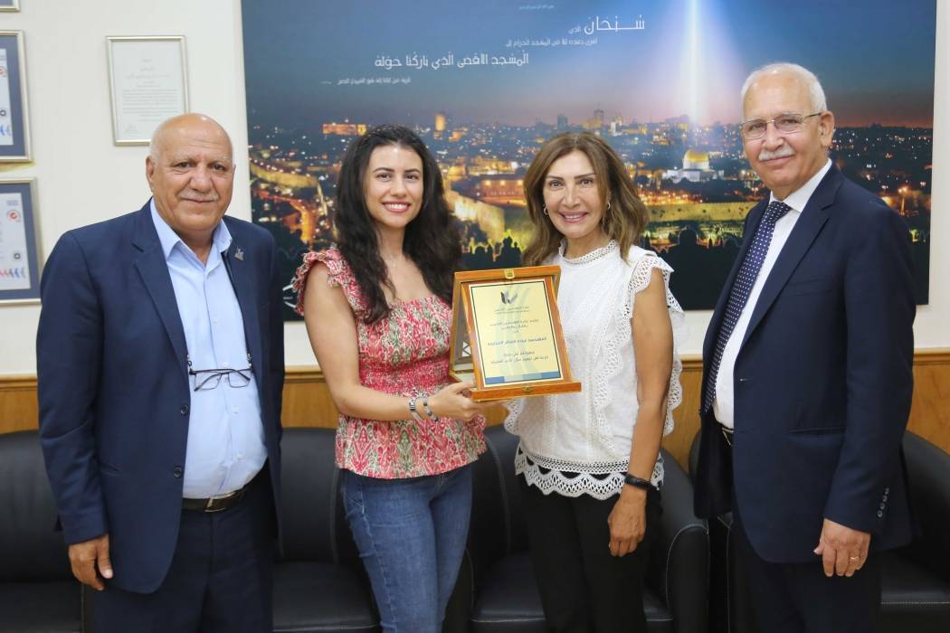المهندسين تكرم الاعلامي اسامة الجيتاوي والمهندسة ميادة السالم تقديرا لجهودهم في حملة فزعة اهل