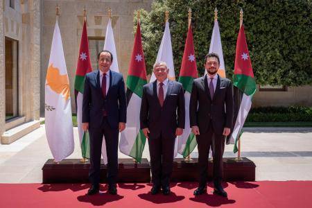 الملك وولي العهد يستقبلان الرئيس القبرصي
