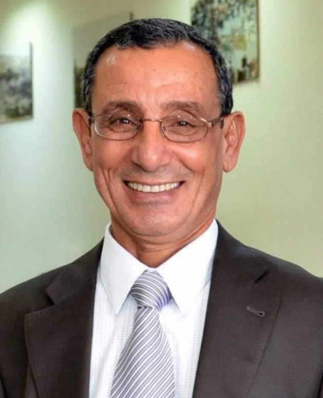 منح الاستاذ الدكتور شتيوي العيد الله العبادي رتبة أستاذ شرف