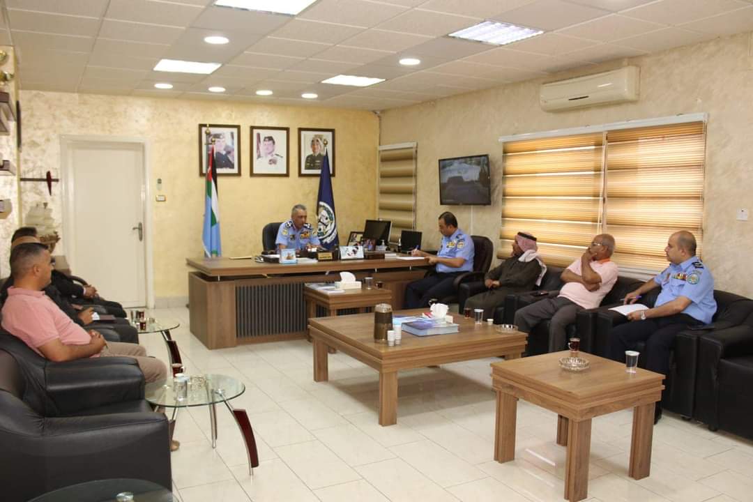 العميد سالم الشماسين يلتقي ضباط ارتباط مكاتب المتقاعدين في الجنوب