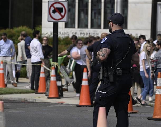 الشرطة تفتش مباني الشيوخ الأمريكي إثر بلاغ عن إطلاق نار