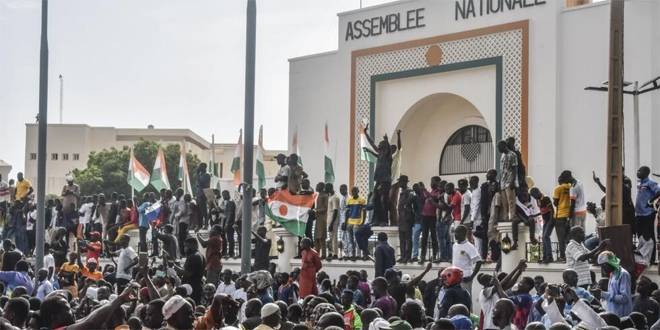 فرنسا تعلن استكمال عملية إجلاء رعاياها وعدد من الرعايا الأجانب من النيجر