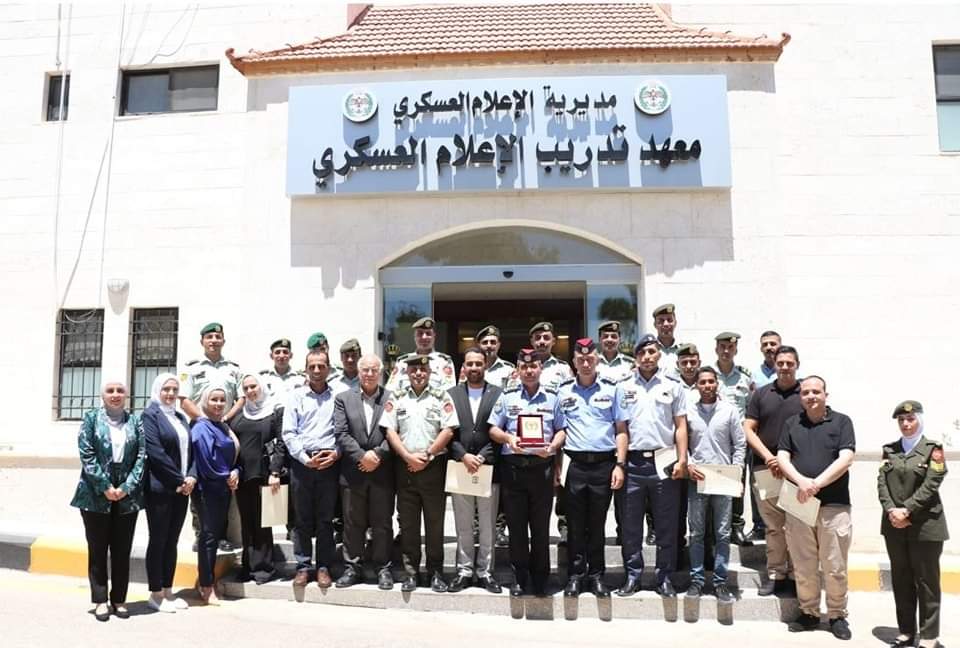 اختتام دورة محرر الأخبار في معهد تدريب الإعلام العسكري...صور