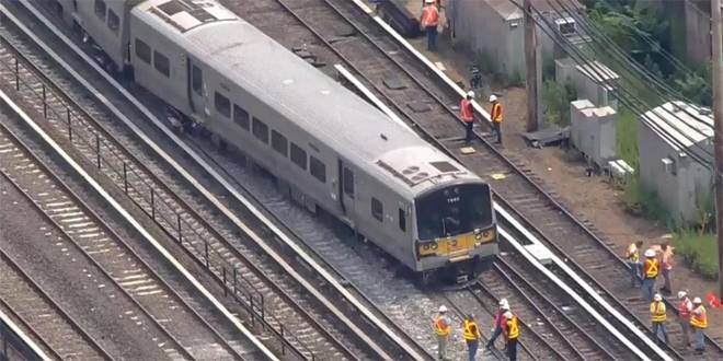 إصابة 13 شخصاً إثر انحراف قطار عن مساره في مدينة نيويورك الأمريكية