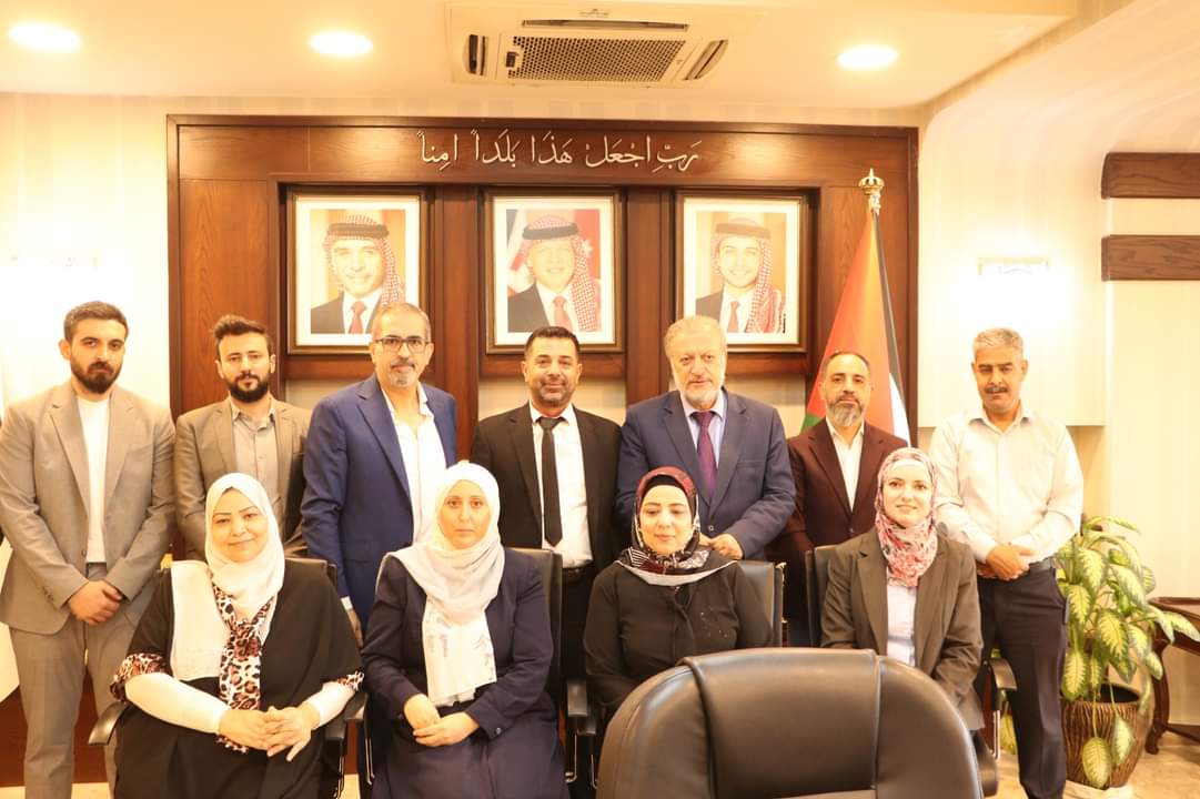 الكوفحي يلتقي وفداً يمثل المركز الوطني للعدالة البيئية...صور