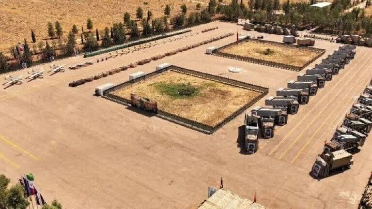 إيران تعلن تزويد بحريتها بصواريخ تستخدم الذكاء الاصطناعي