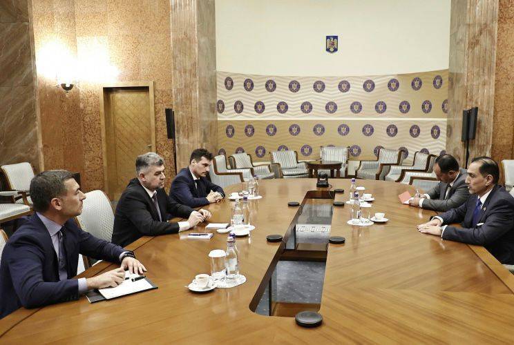 رئيس الوزراء الروماني يستقيل السفير القضاة