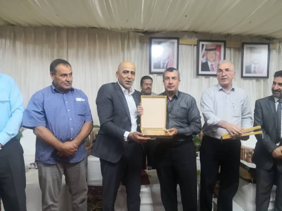 رئيس بلدية جرش الكبرى يكرم وكالة نيروز الاخبارية لتغطيتها فعاليات مهرجان جرش