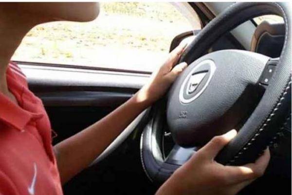 ضبط حدث يقود مركبة شمال عمان