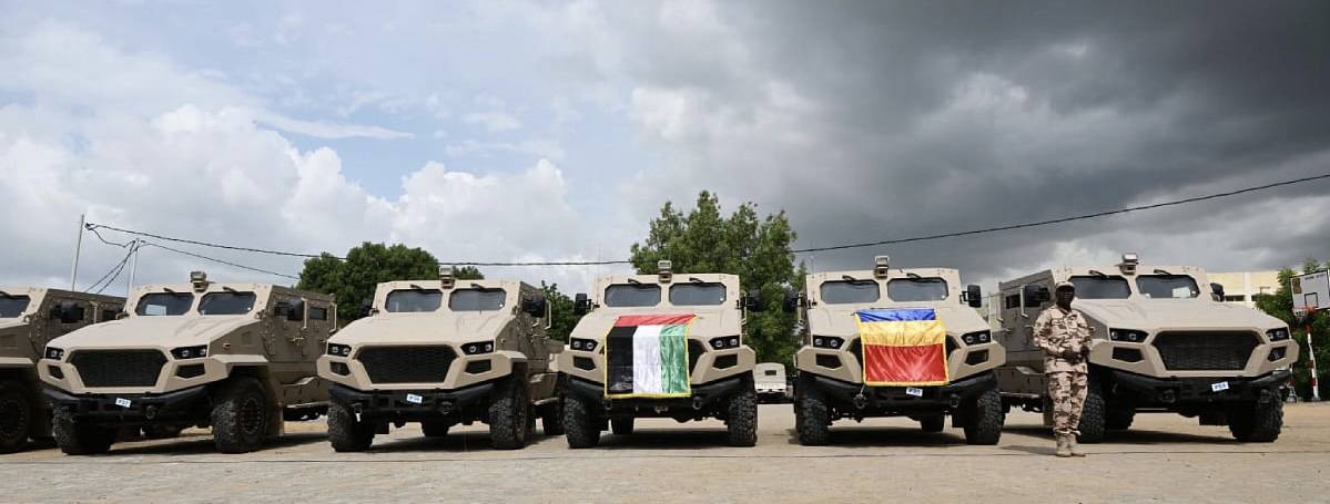 الإمارات تمنح تشاد آليات عسكرية ومعدات أمنية لدعم جهود مكافحة الإرهاب