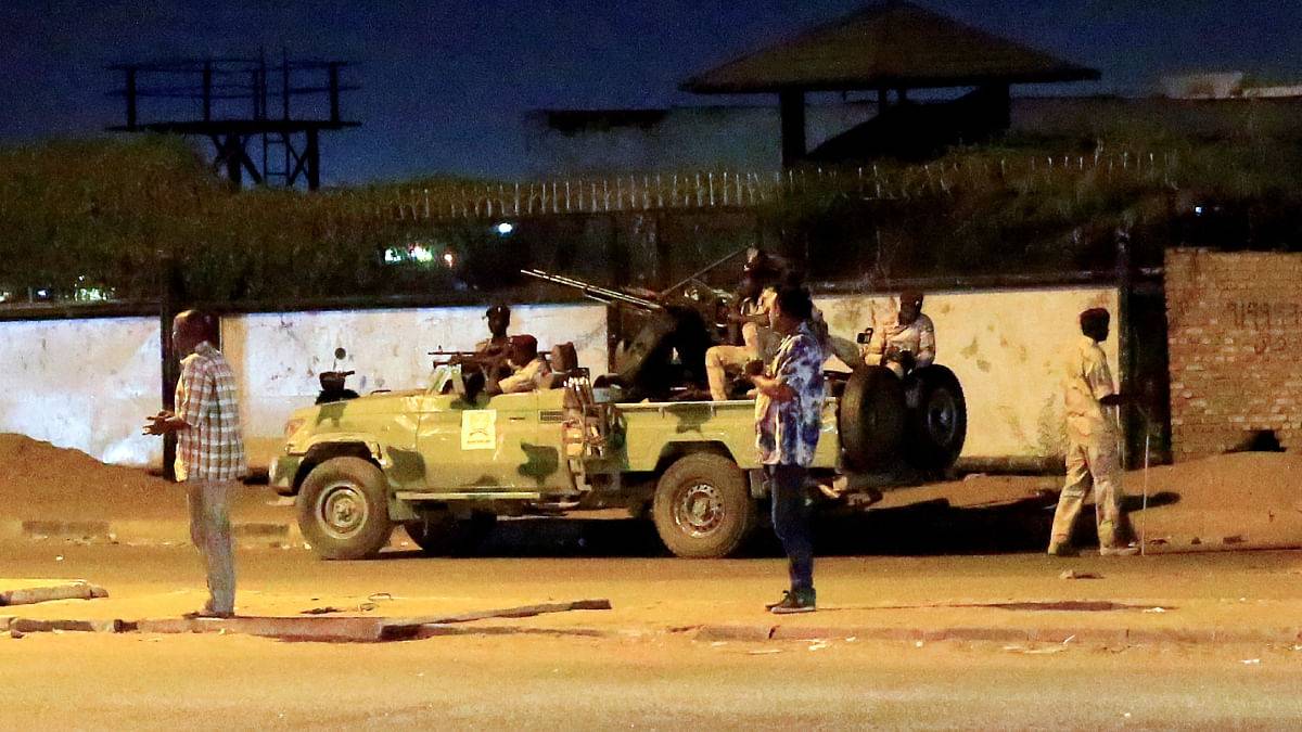 الدعم السريع تحكم حصارها لقوات الجيش السوداني في معسكر الشجرة