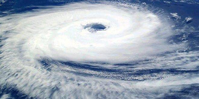 العاصفة المدارية يوجين تشتد قبالة سواحل المكسيك