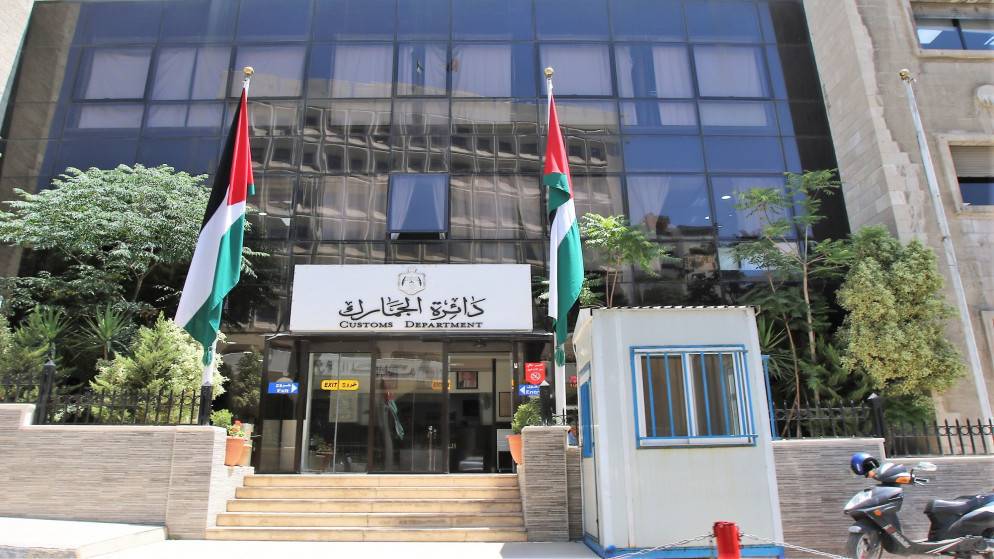 “جمرك عمان”: بيع 400 مركبة كسكراب بعد أسبوعين